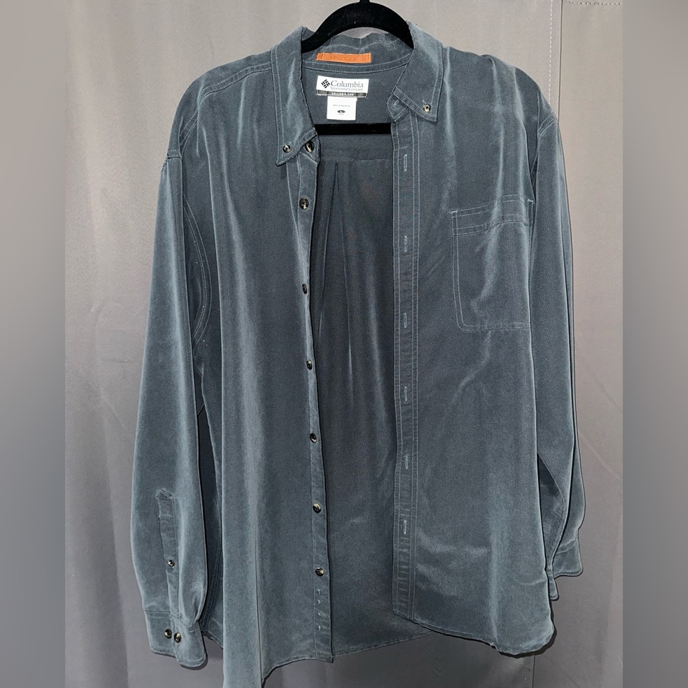 Men’s Columbia Button Up Size L